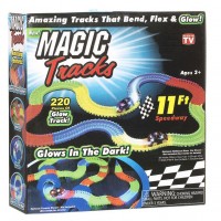 Гоночный трек Magic Track на 3 батарейки 220 деталей Гоночный трек Magic Track на 3 батарейки 220 деталей