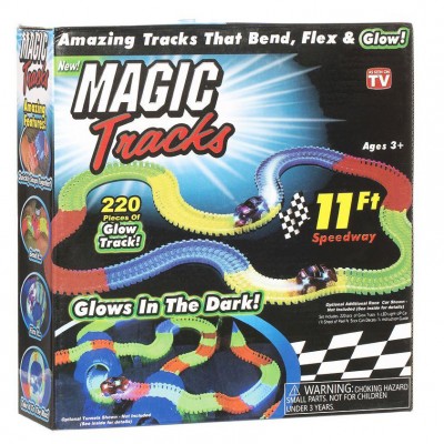 Гоночный трек Magic Track на 3 батарейки 220 деталей Гоночный трек Magic Track на 3 батарейки 220 деталей